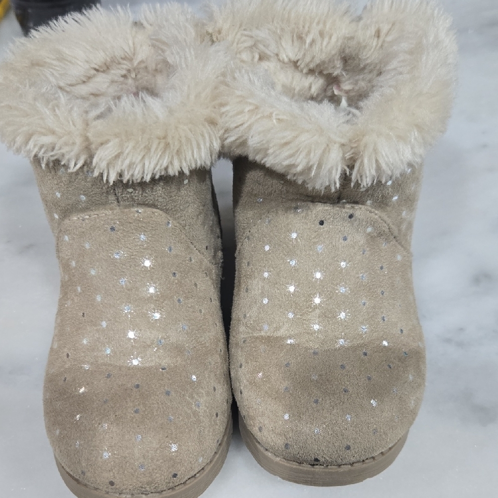 Cat & Jack Beige Faux-Fur Lined Toddler Boots with Silver Sparkle Girls Size 9.